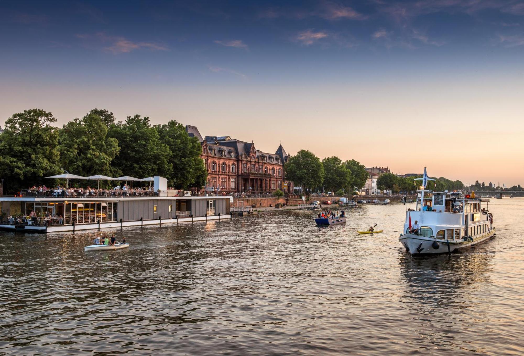 Hotel Europaeischer Hof Heidelberg, Bestes Hotel Deutschlands In Historischer Architektur Luaran gambar The river Main in Frankfurt