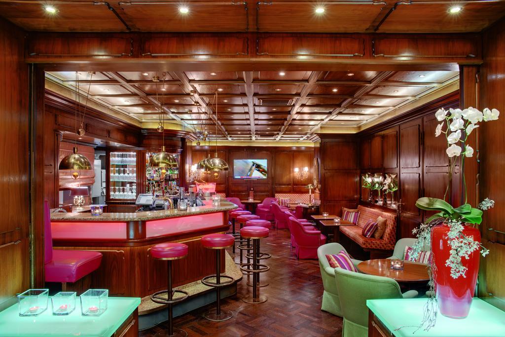Hotel Europaeischer Hof Heidelberg, Bestes Hotel Deutschlands In Historischer Architektur Luaran gambar The interior of the bar