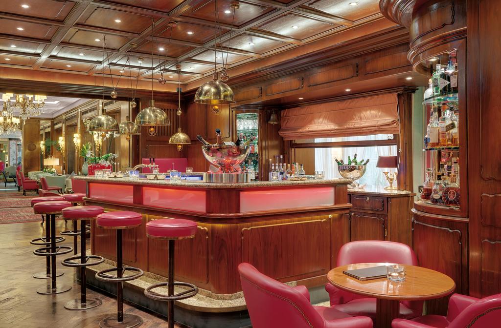 Hotel Europaeischer Hof Heidelberg, Bestes Hotel Deutschlands In Historischer Architektur Luaran gambar The bar on board the Queen Mary 2